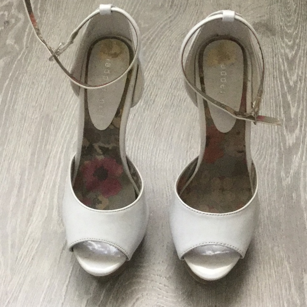 Hi madden girl white ankle strap heels